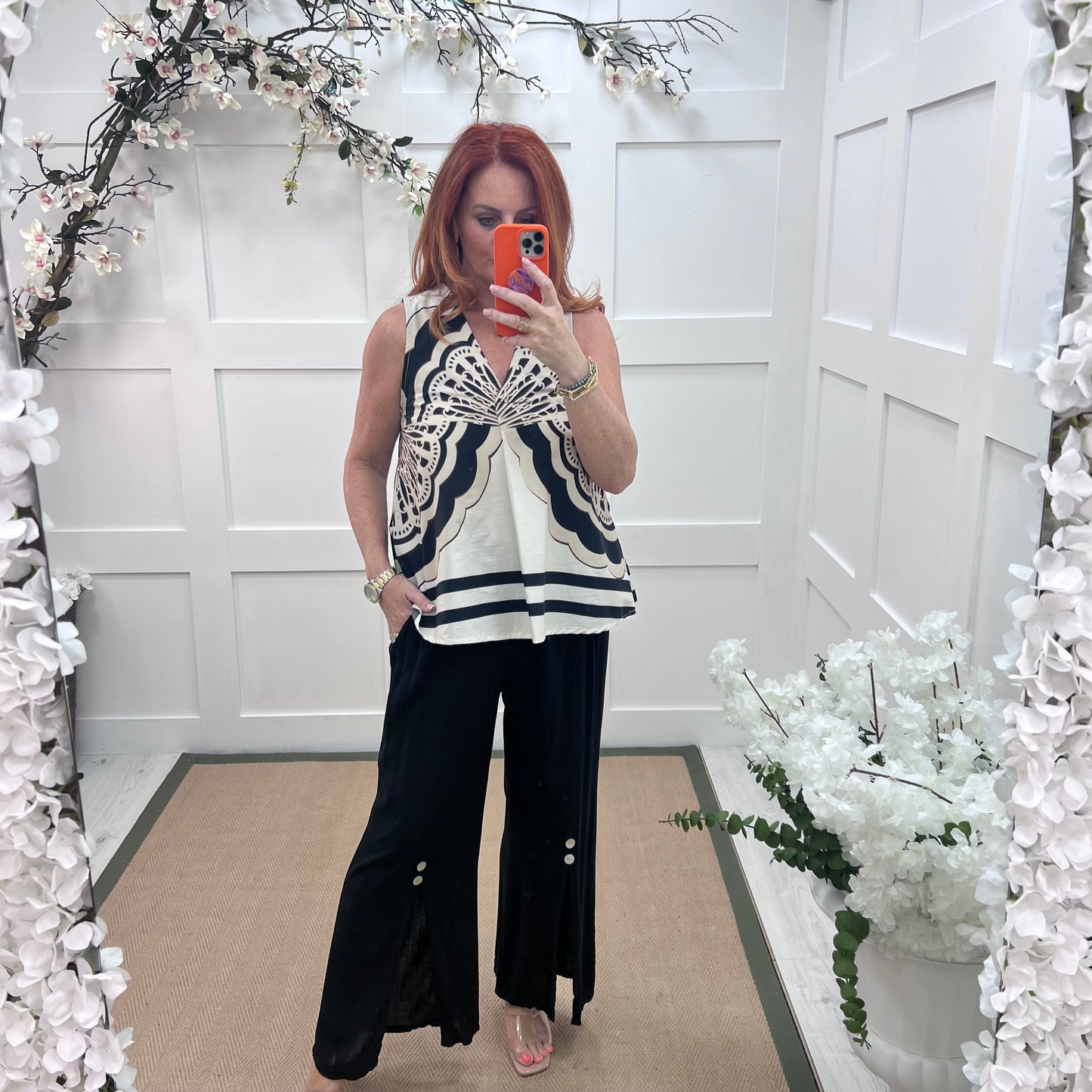 Elora: Cream & black fan printed top. One size: 10-14