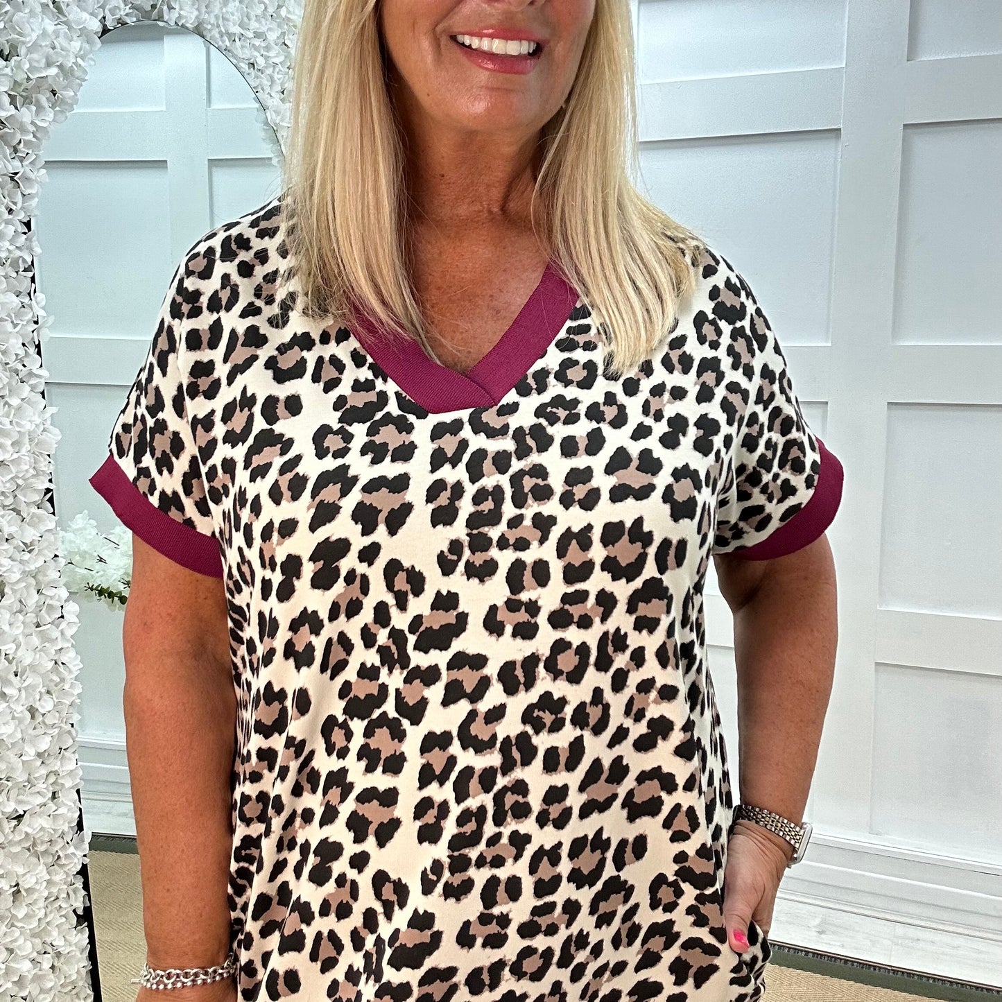 Luna: Burgundy trim leopard print dress with pockets. One size: 16-20