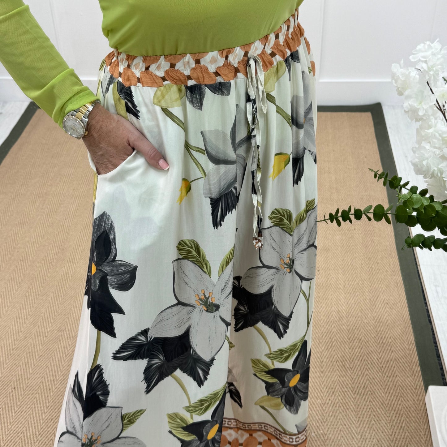 Bianca: Silky floral print wide leg trousers. One size: 10-16/18