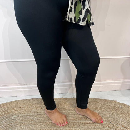 Lorie: Stretchy high waist leggings. One Size 12-22