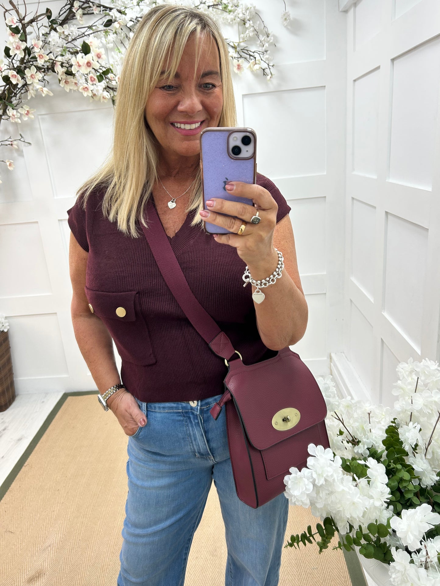 Rhona: Burgundy sleeveless tank top. One Sz: 12-18