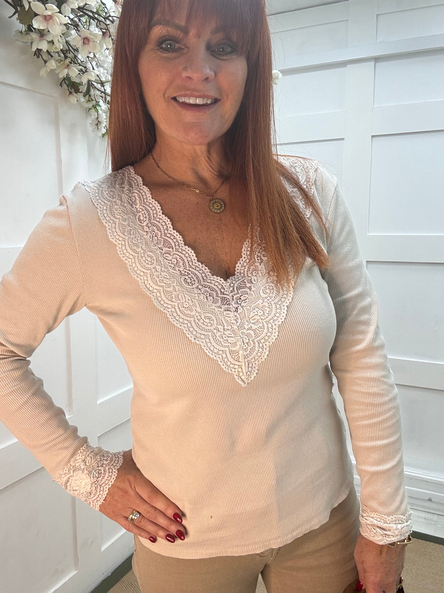 Leonie: Stone V neck lace ribbed top. One Sz: 12-16