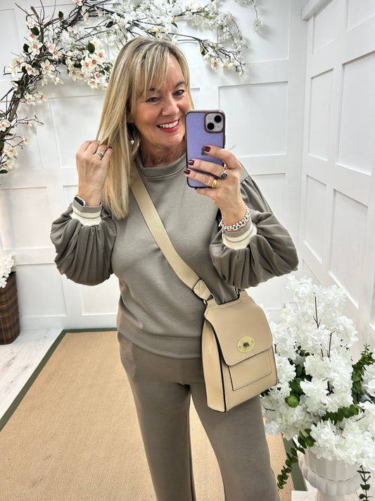 Luanne: Mocha pleated sleeve 2 piece loungewear set. One size: 10-16