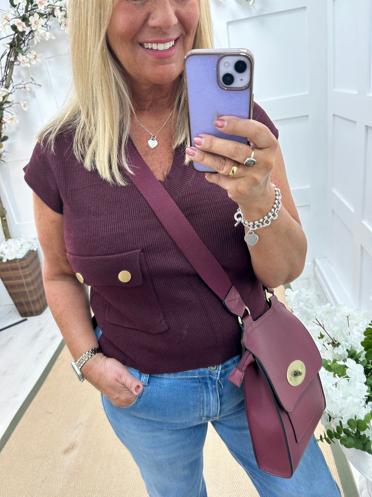 Rhona: Burgundy sleeveless tank top. One Sz: 12-18