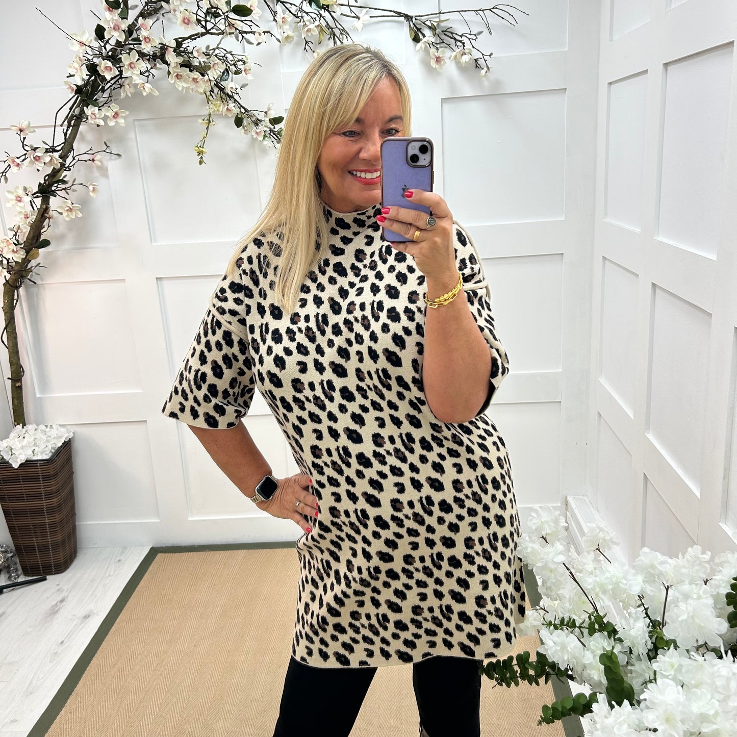 Purdy: Leopard print knitted dress. One size: 14-18