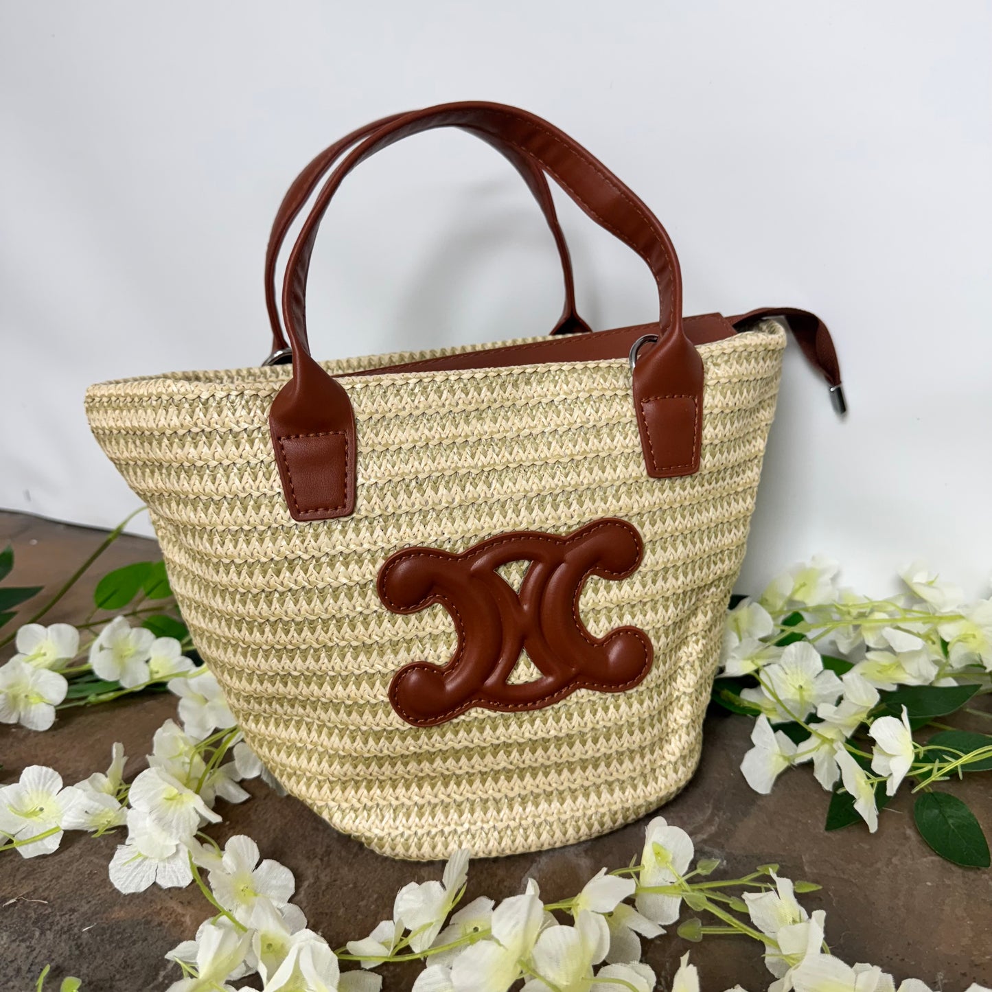Opal: Small basket bag with brown detailing