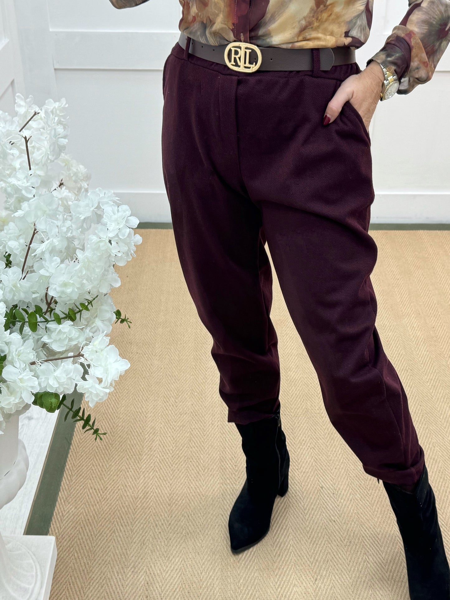Rylee: Burgundy herringbone belted trousers. One size: 10-14