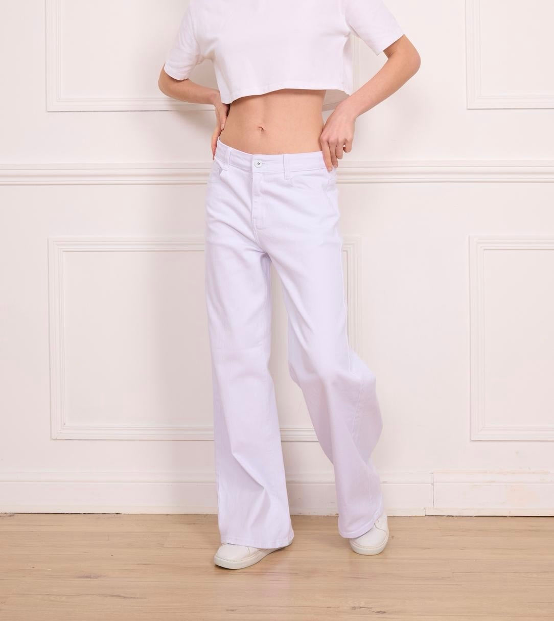 Gina: White wide leg stretchy jeans. Sizes: 10-20