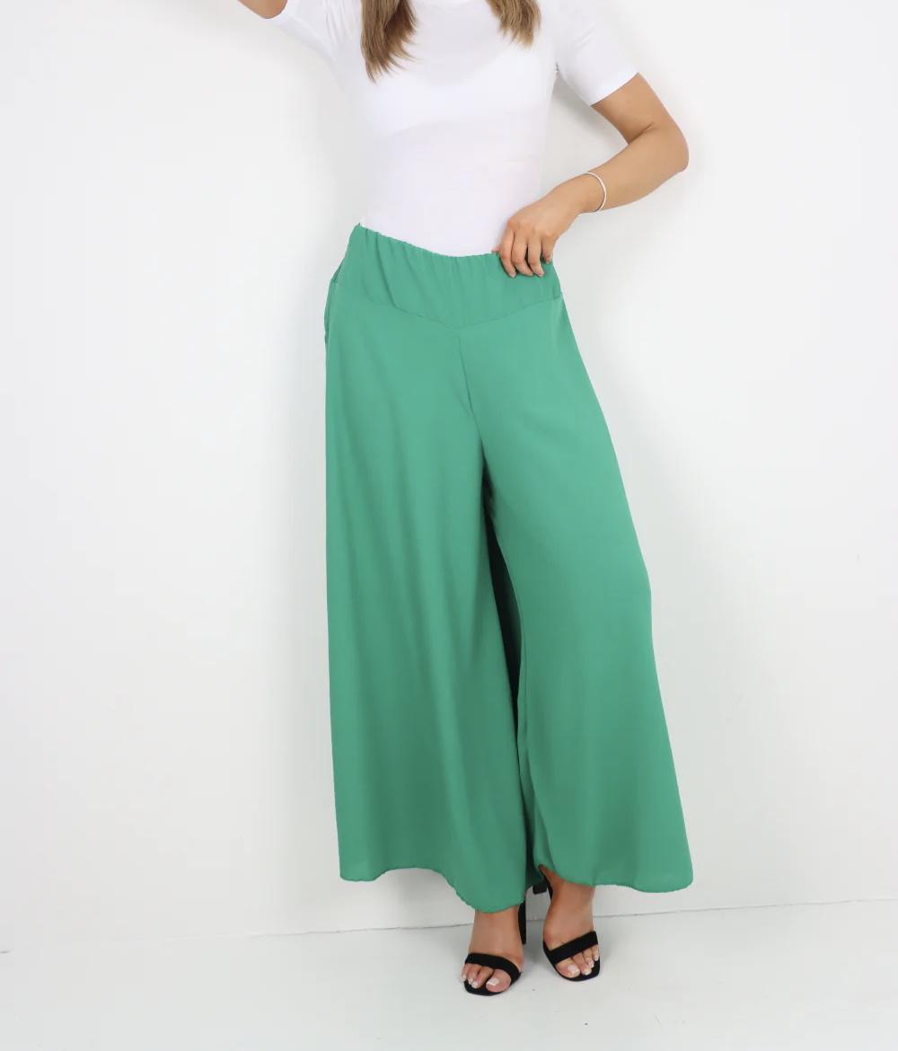 Kimmi: Stretchy wide leg palazzo trousers. One size 14-22