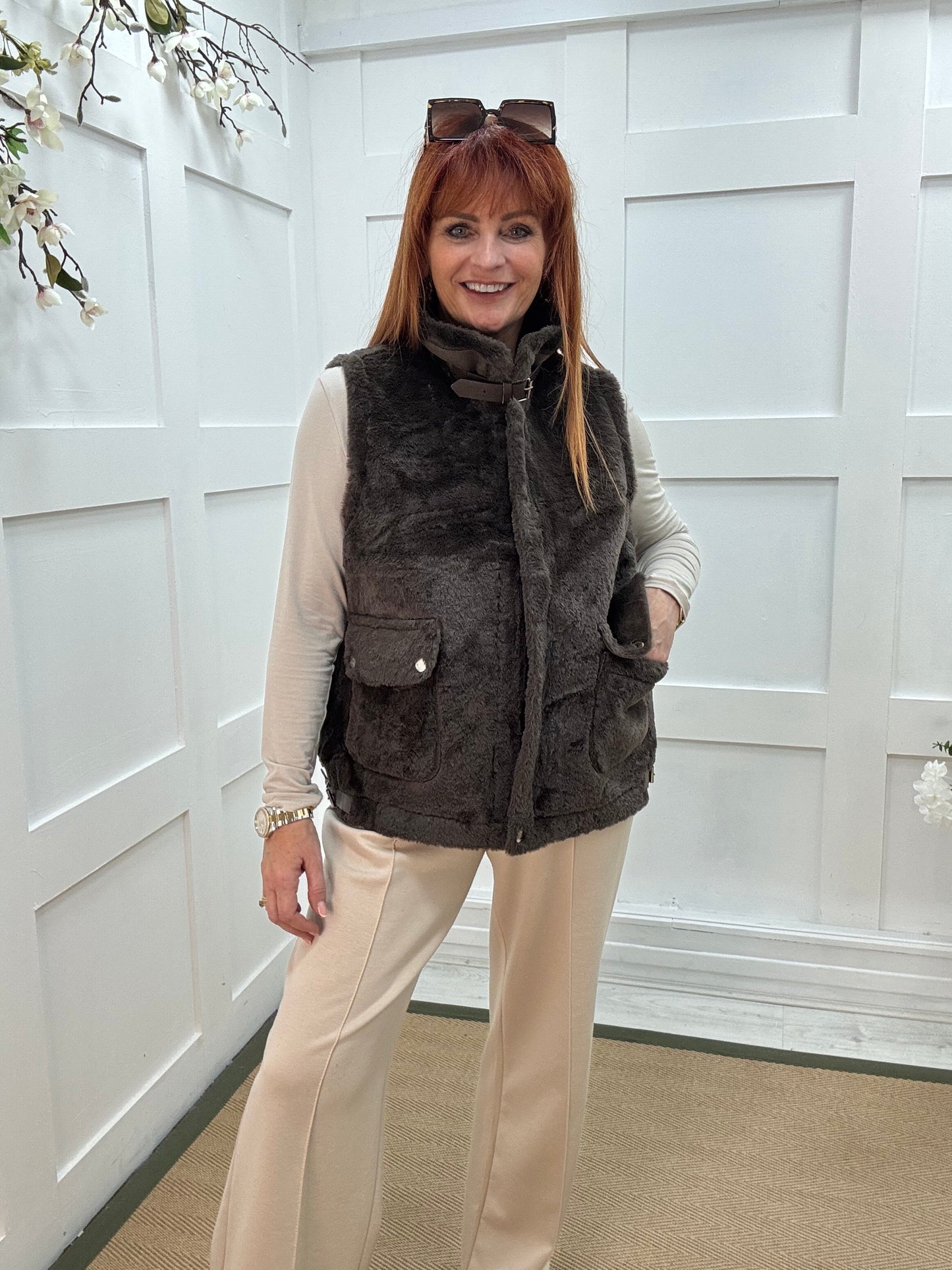 Nala: Brown faux fur pocket waistcoat. One size: 12-16