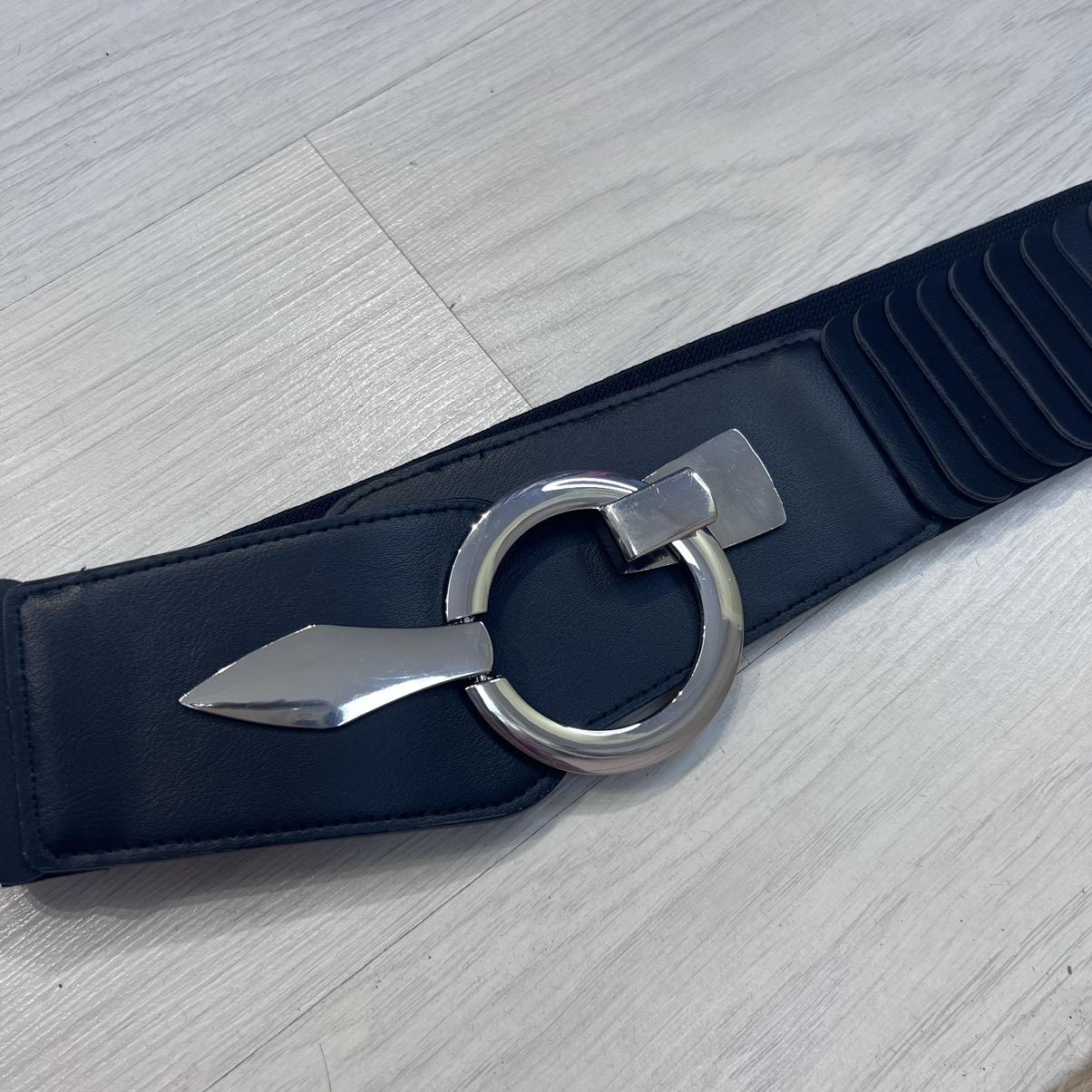 Rina: Stretchy belt with large buckle. One Size 10-18