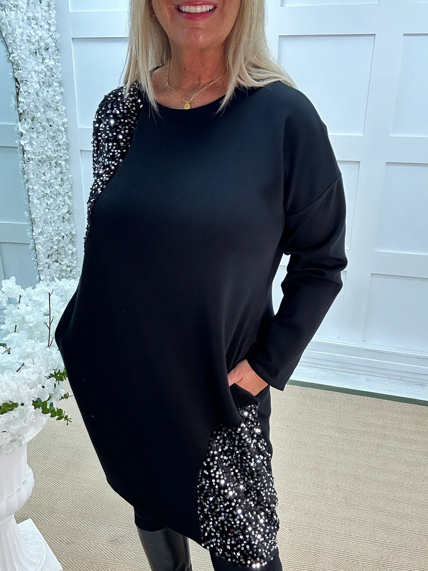 Noelle: Black sparkle tunic top. One size: 16-20