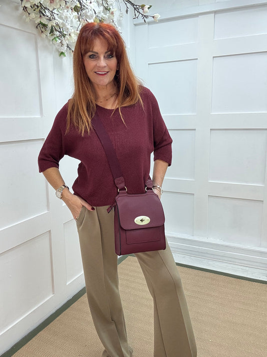 Nina: Burgundy V neck fine knit top. One size: 10-16