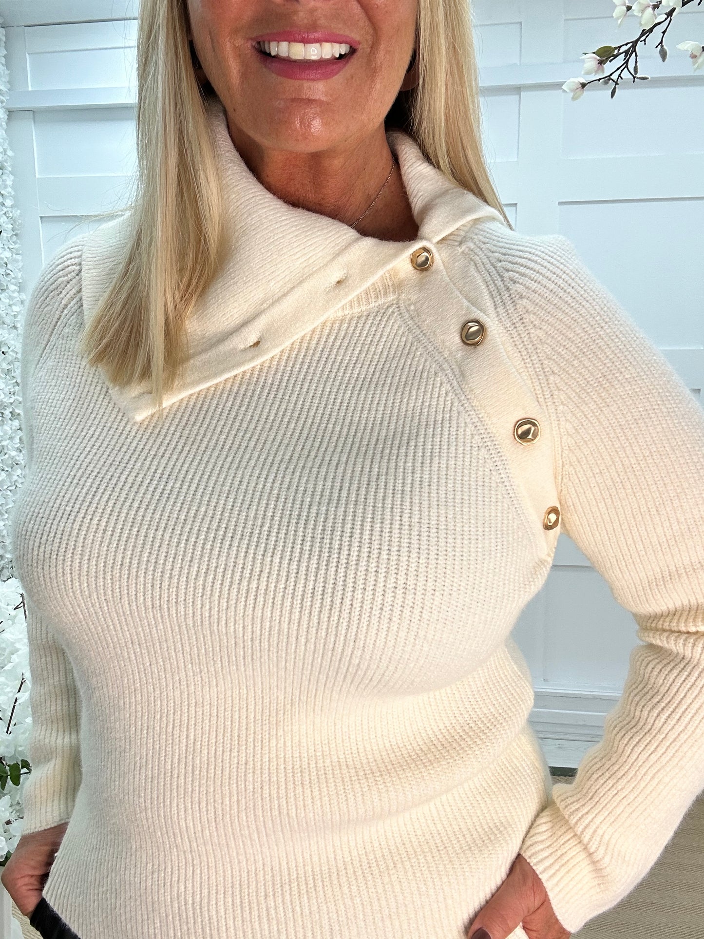 Rumer: Cream split neck button top. One size 12-18