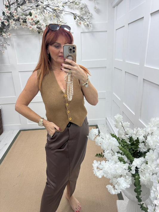 Saffron: Camel fine knit button waistcoat. One size: 10-16