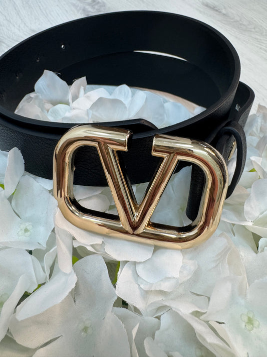 Valentina: Black gold V buckle belt. One size: 8-16