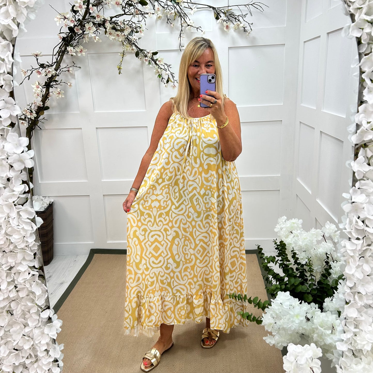 Kandi: Yellow abstract print strappy maxi dress. One size 16-22