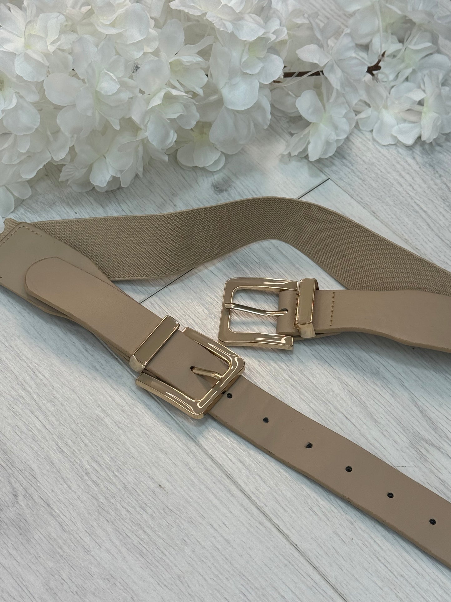 Katia: Beige gold double buckle wide belt. One size: 8-16