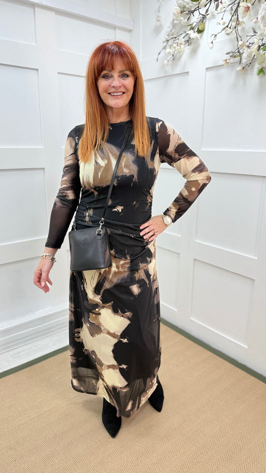 Siren: Black and cream ruched net bodycon dress. One size: 8-16