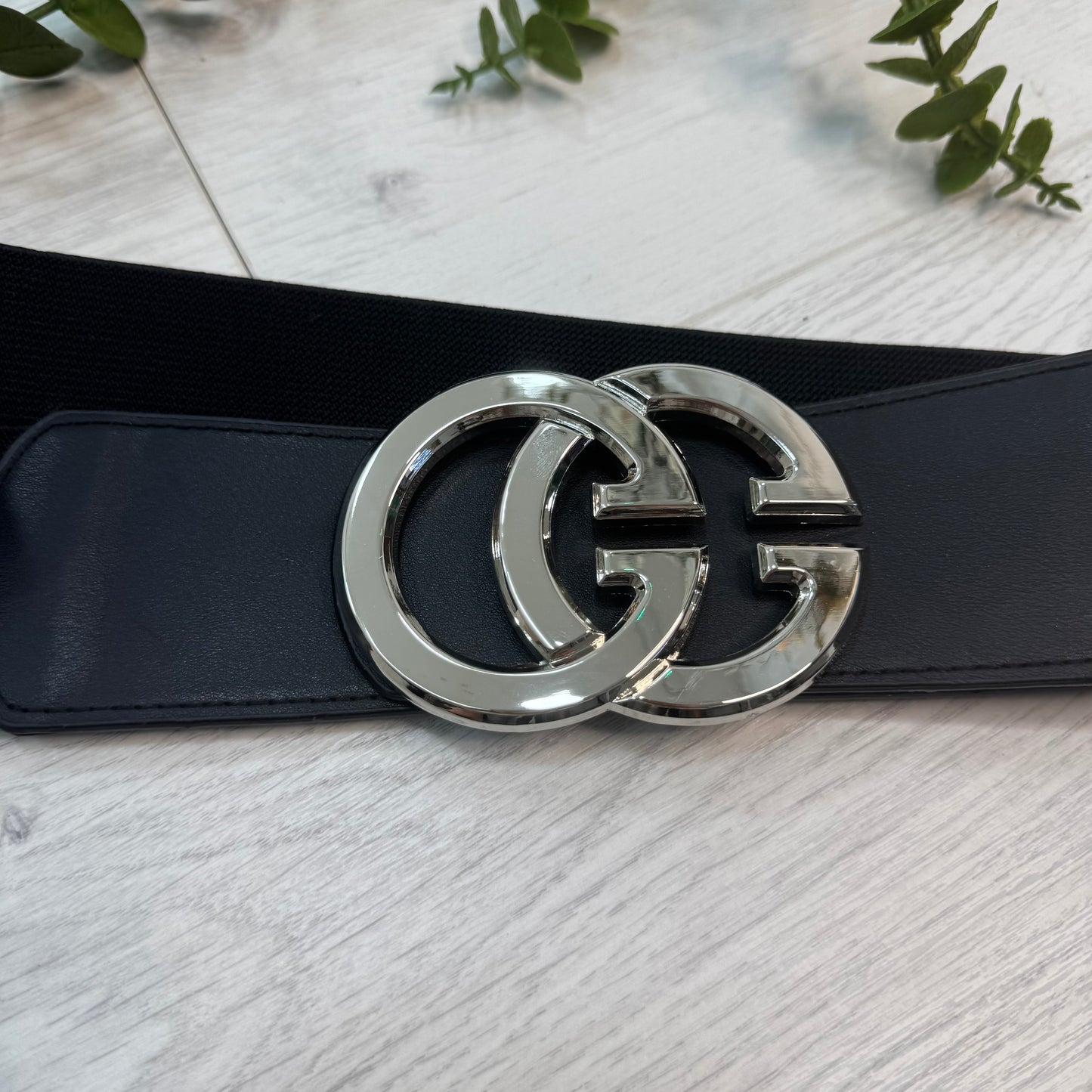 Calla: Black silver GG buckle wide belt. One size: 8-16