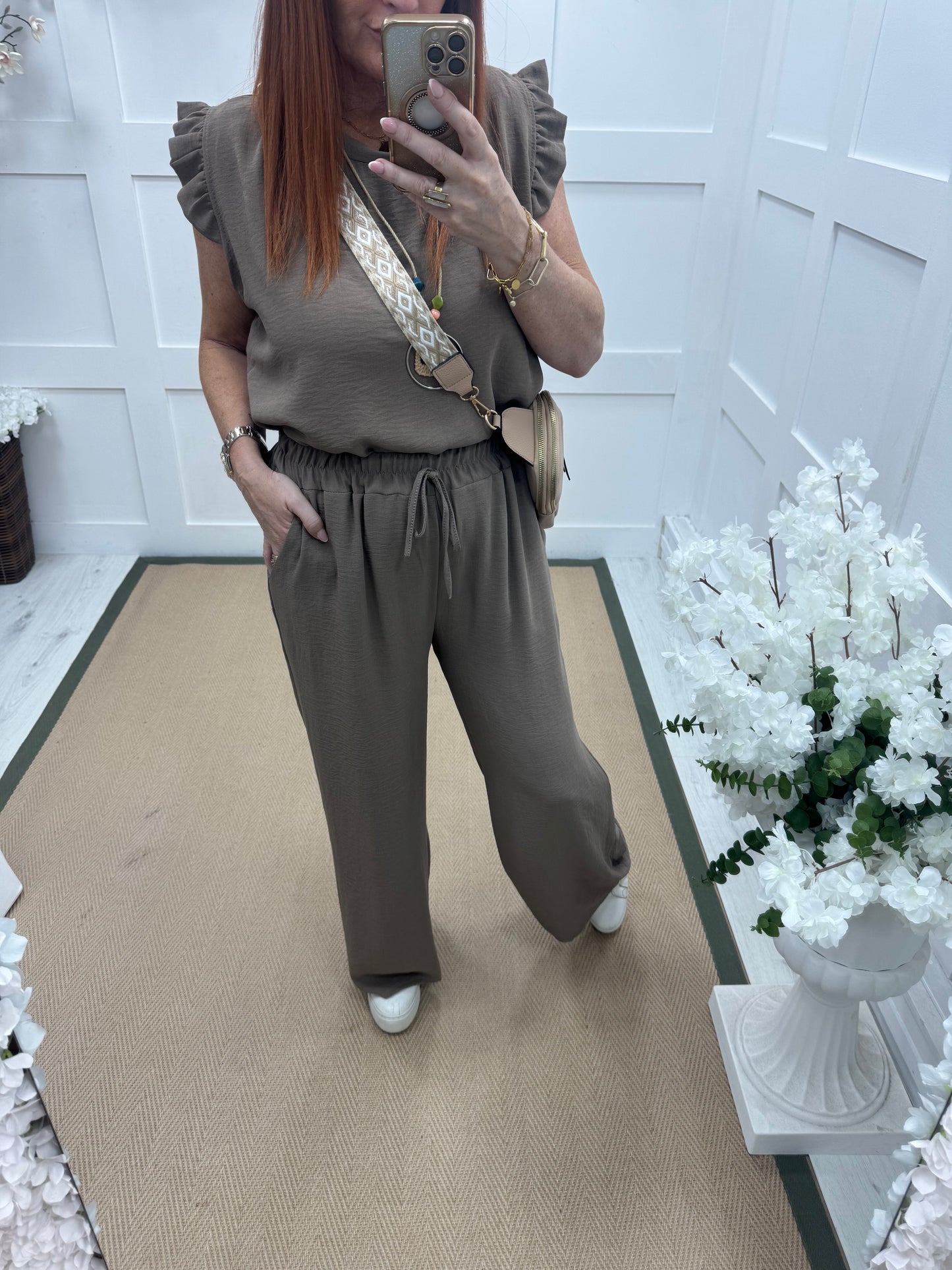 Esme: Mocha pocket wide leg trousers. One size: 12-20