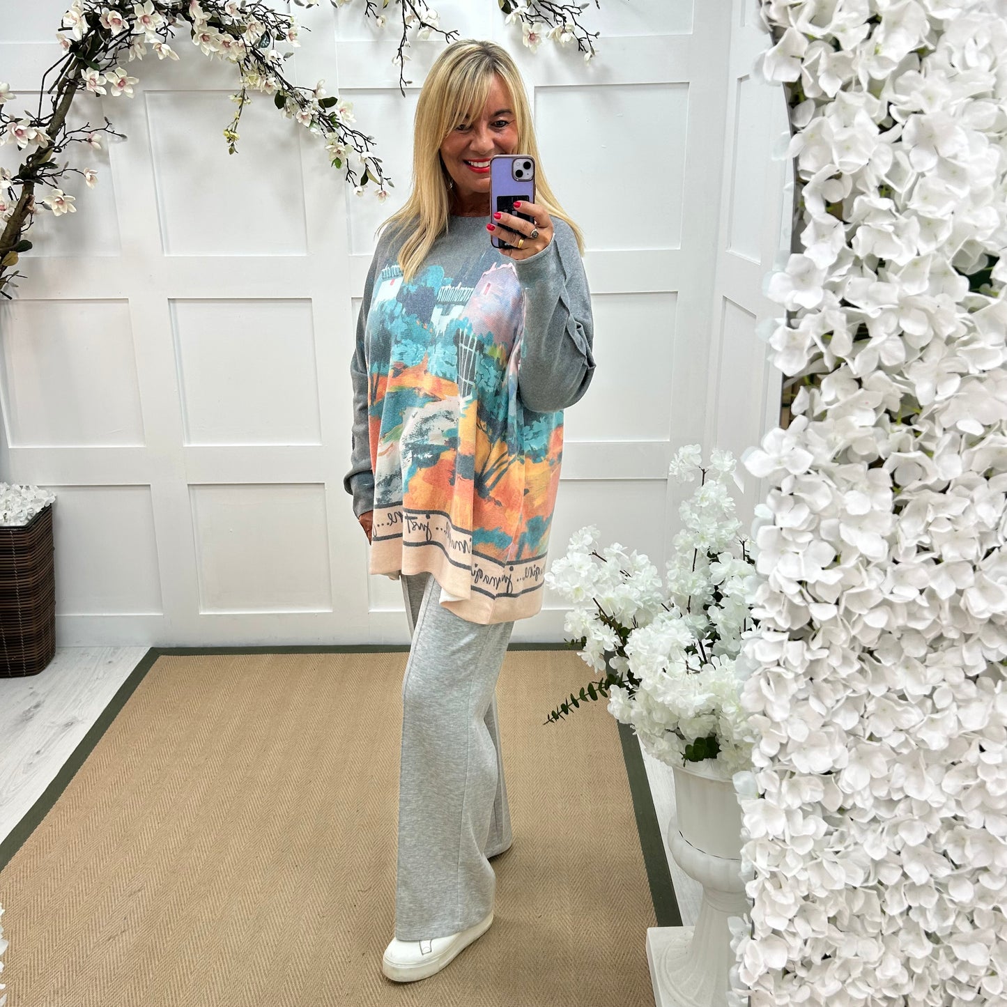 Justine: Grey oversized Italian scene top. One size: 16-20
