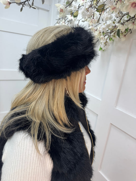 Carmen: Black faux fur headband. Free size