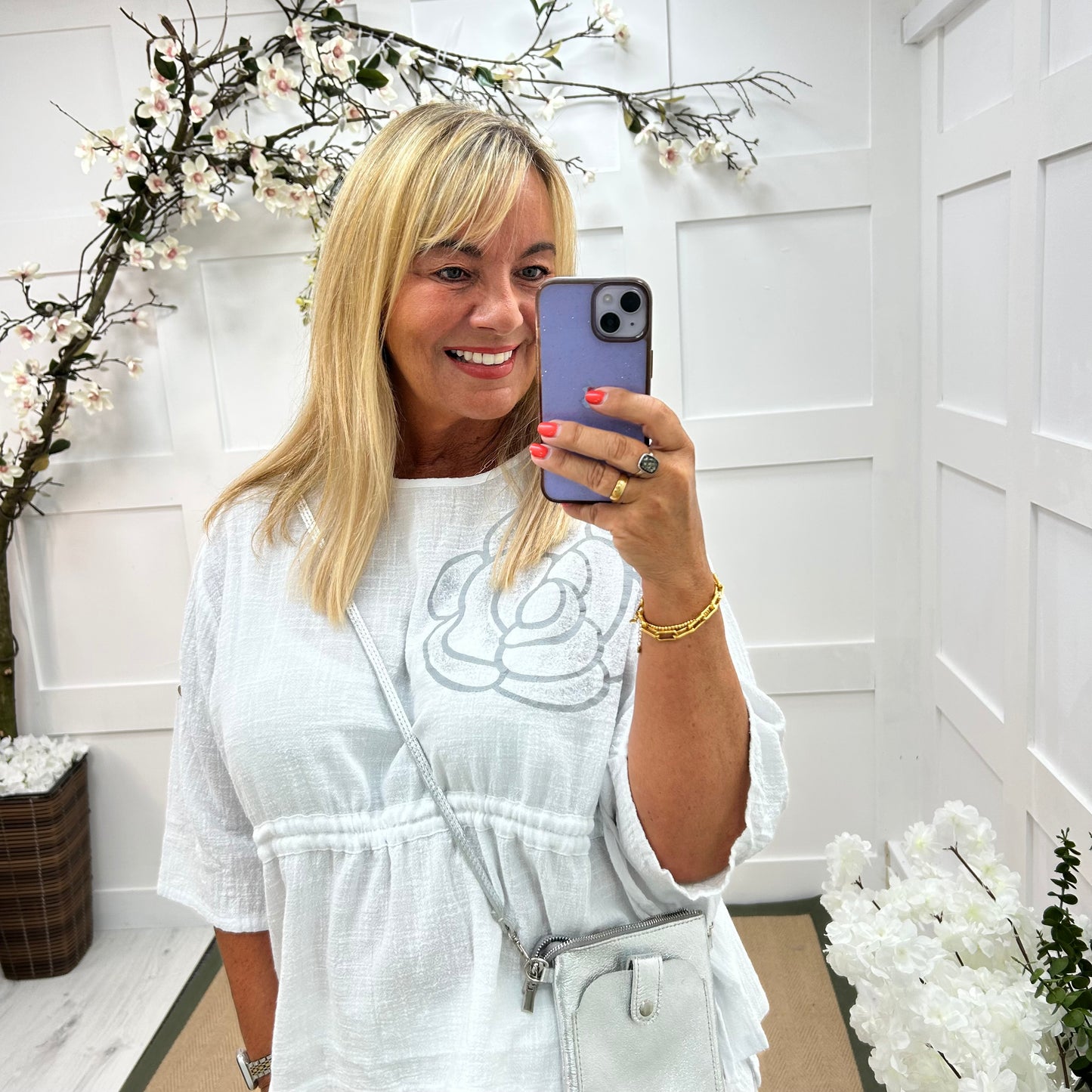 Marisol: White Made in Italy cotton flower top. Sizes: 16-20
