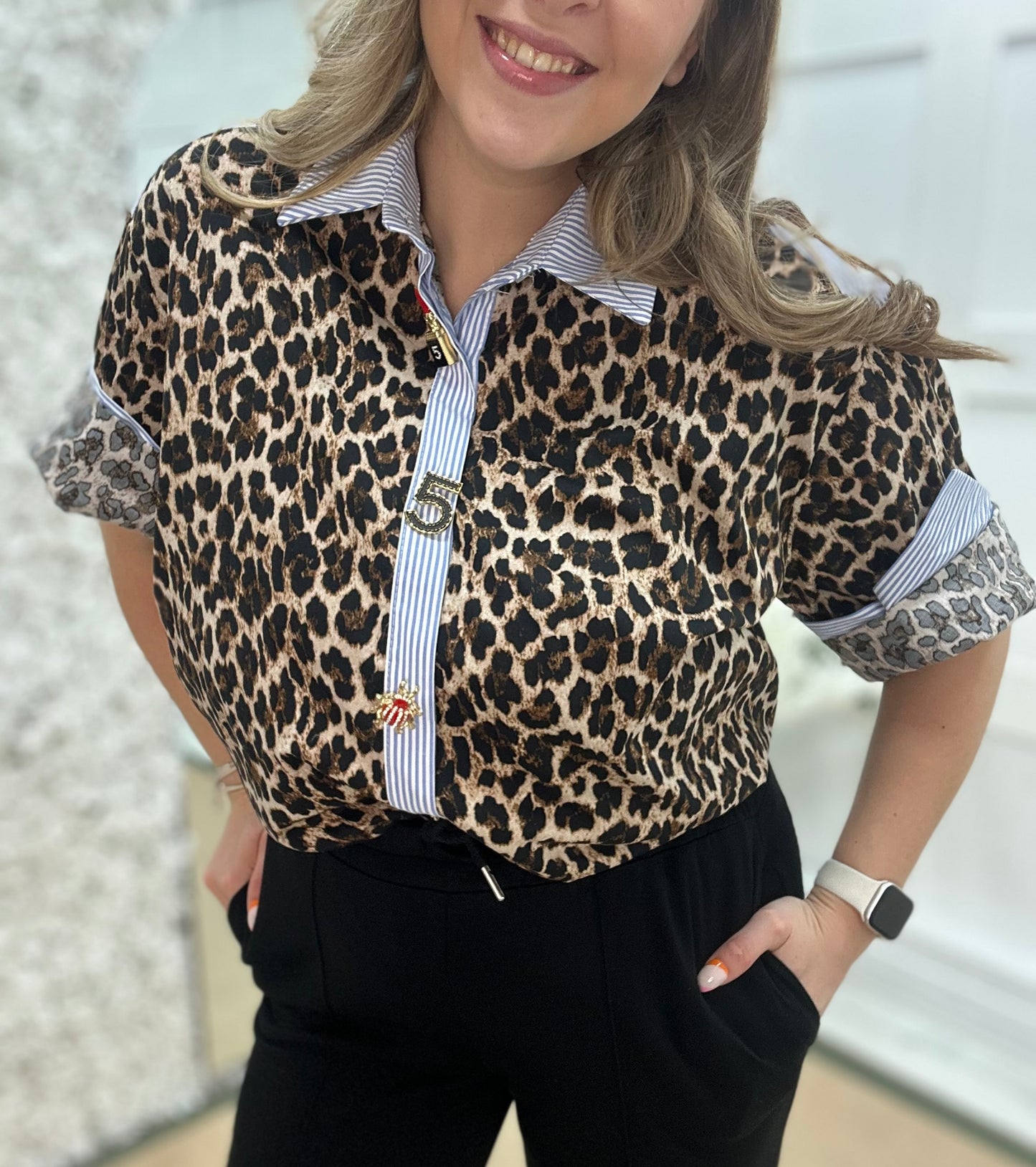 Didi: Leopard print & No 5 brooch shirt. One size: 12-18