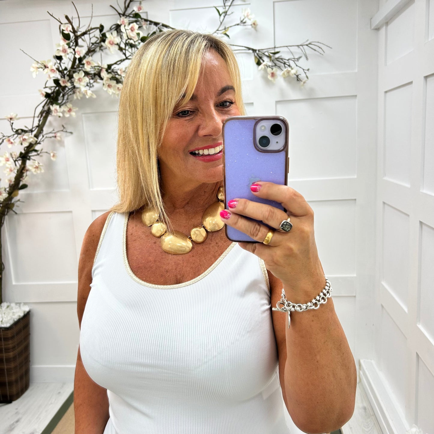 Janie: Chunky gold metal pebble necklace