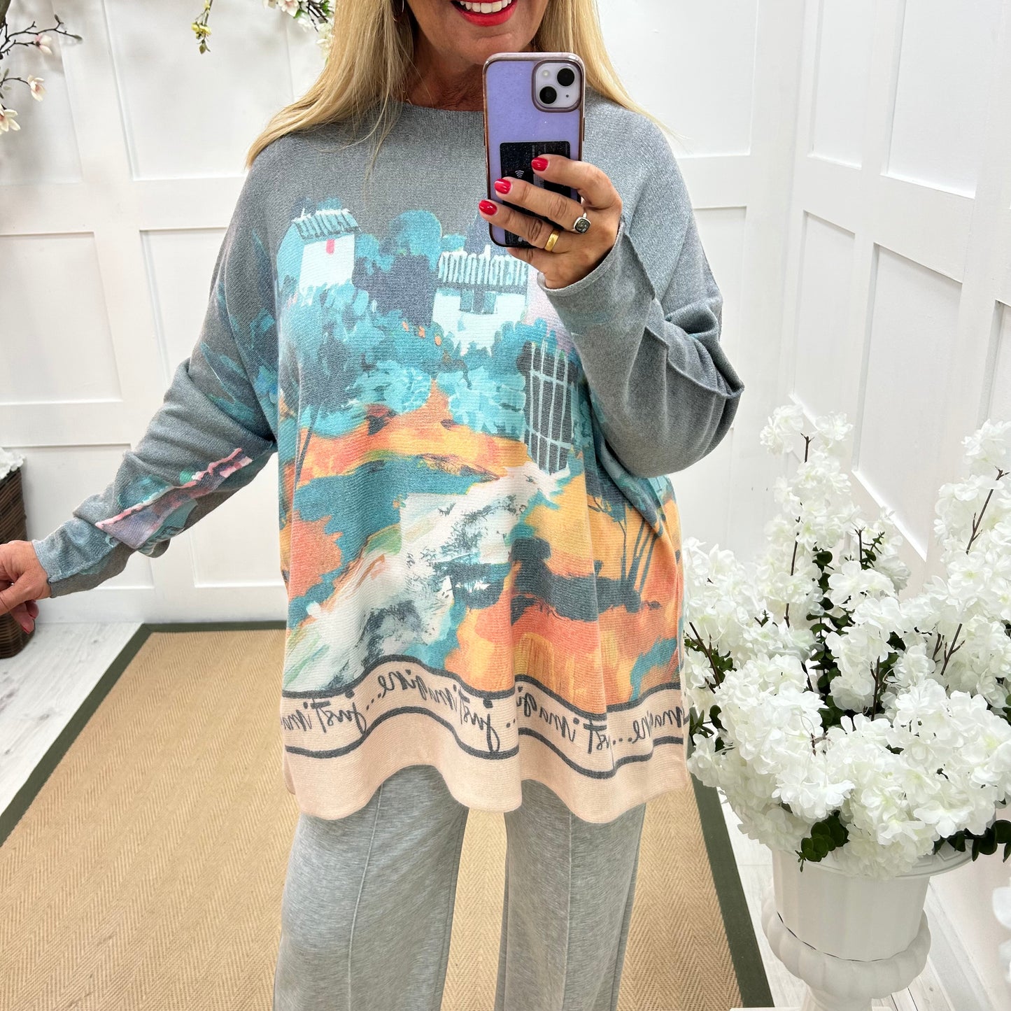 Justine: Grey oversized Italian scene top. One size: 16-20