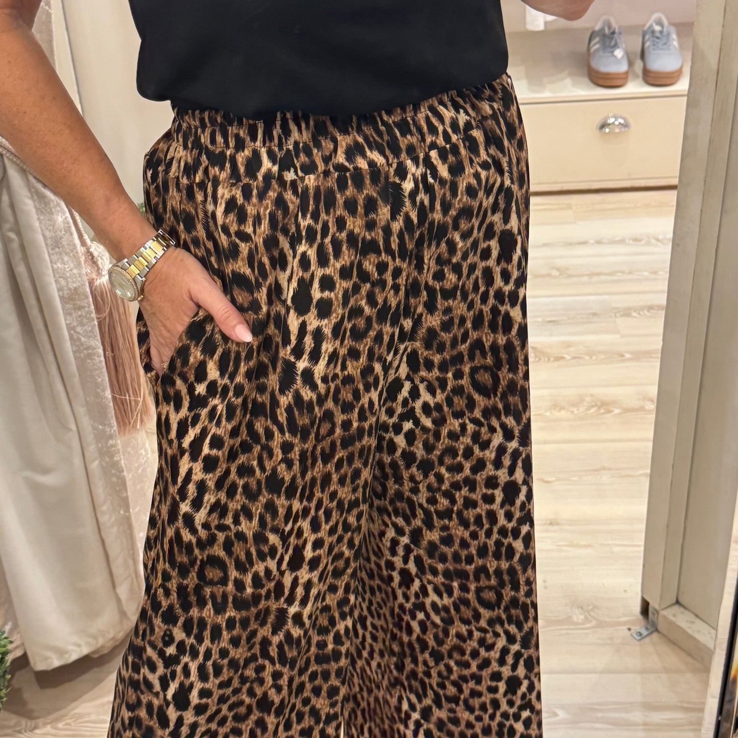 Anna: Leopard print plus size trousers. One Sz: 14-20