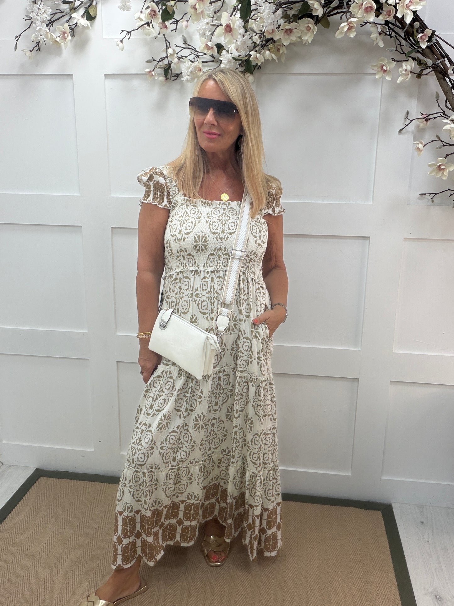 Anya: Printed short sleeve shirred maxi dress. One size: 8-16