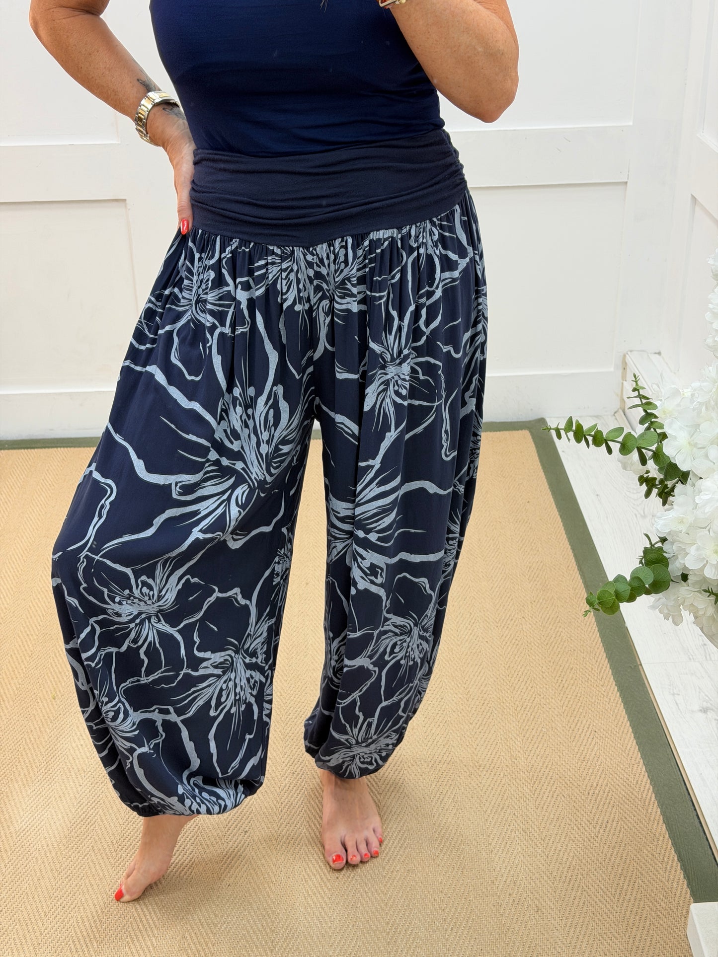 Hollie: Harem leg floral printed trousers. One size: 10-18. 2 colours