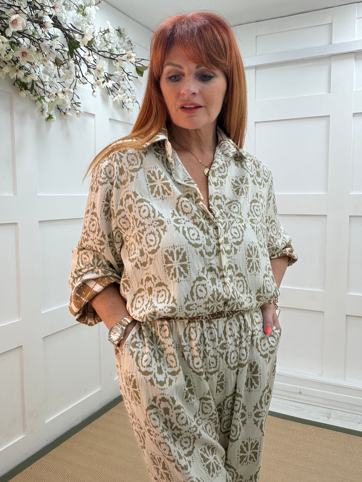 Yasmin: Long sleeve printed shirt. One size: 14-20. 2 colours