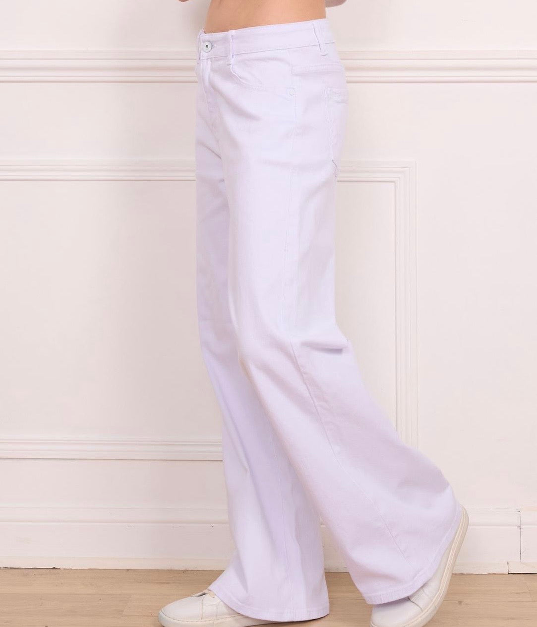 Gina: White wide leg stretchy jeans. Sizes: 10-20