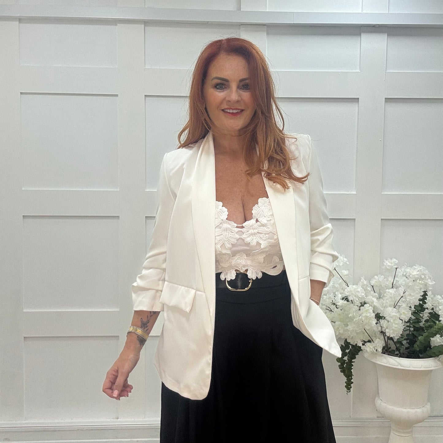 Jody: White ruched sleeve blazer. Sizes 10-18