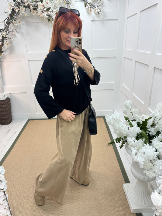 Lorna: Black gold button knitted top. One Sz: 10-16