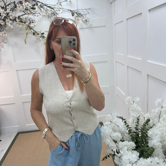 Saffron: Beige fine knit button waistcoat. One size: 10-16