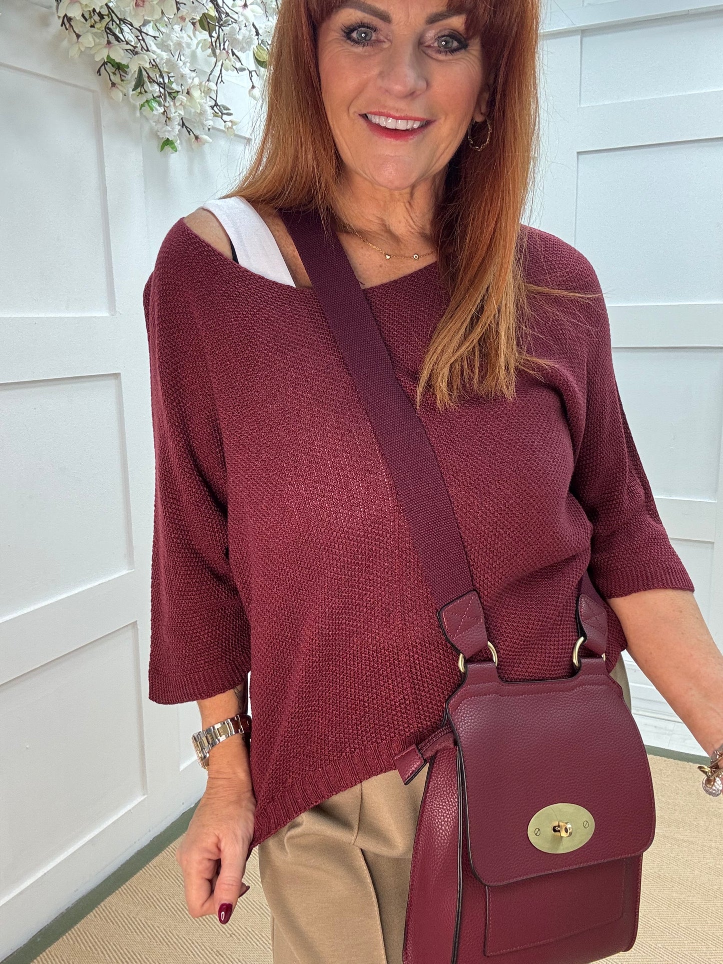 Nina: Burgundy V neck fine knit top. One size: 10-16