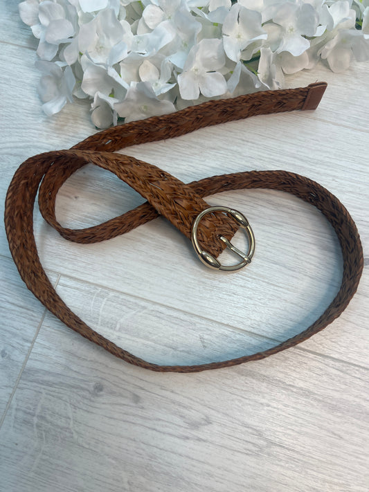 Willow: Tan round buckle weave belt. One size: 8-20