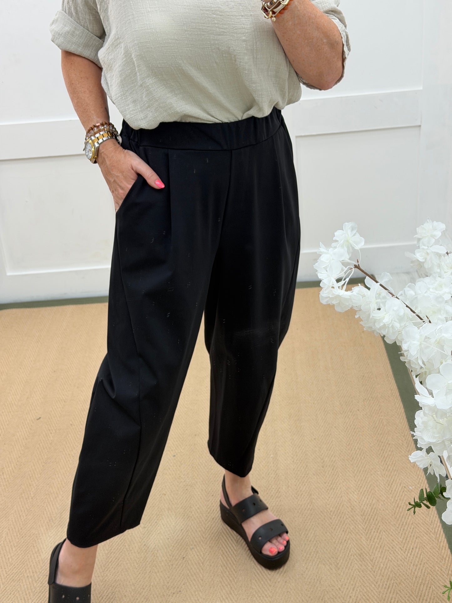 Billie: Barrel leg trousers with pockets. One size: 10-18. 6 colours