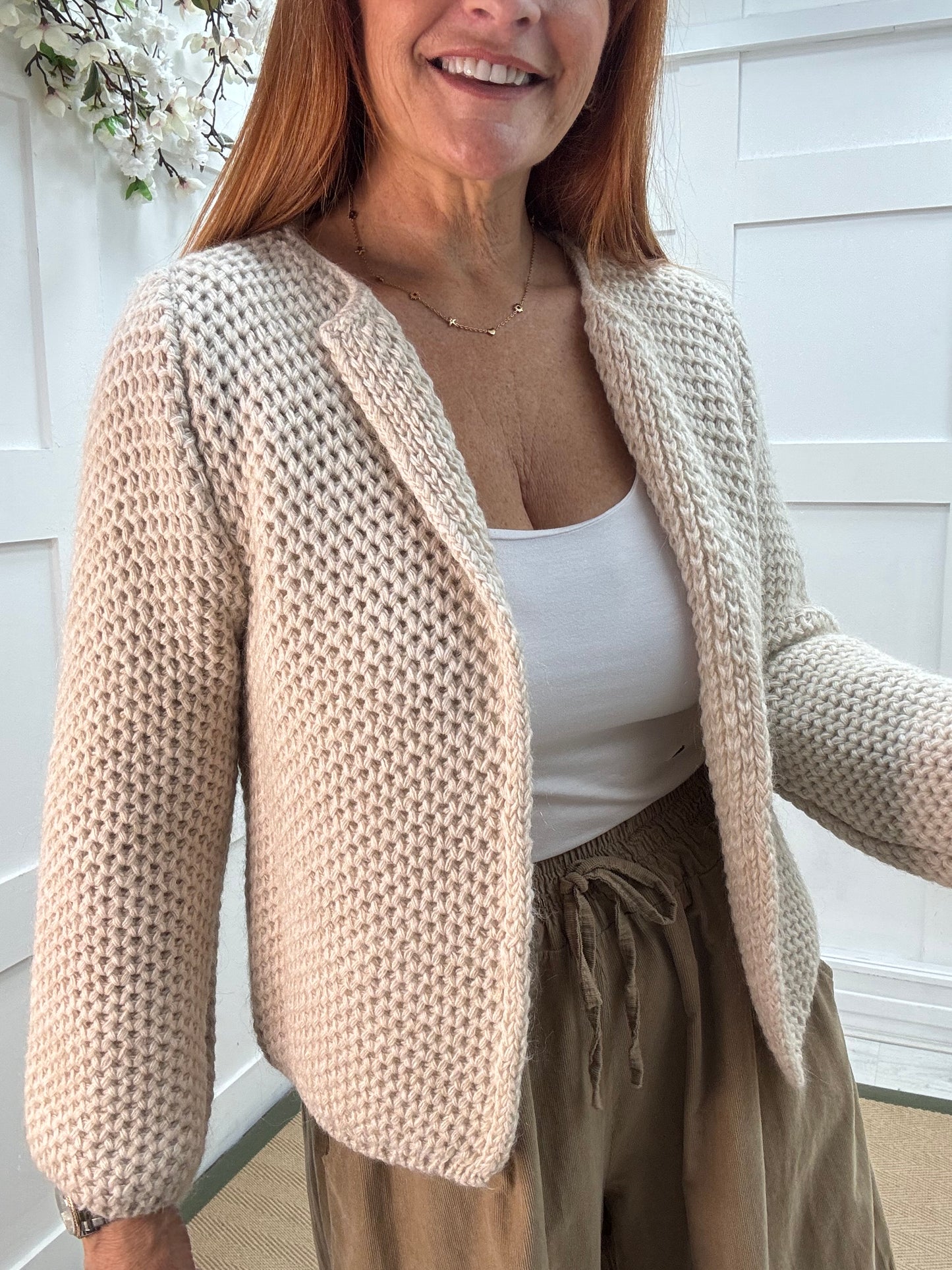 Skye: Cream knitted boxcut cardigan. One size: 10-18