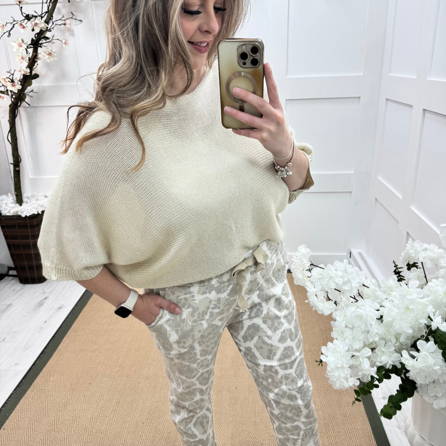 Morgan: Cream knitted diamante flower top. One size: 14-18