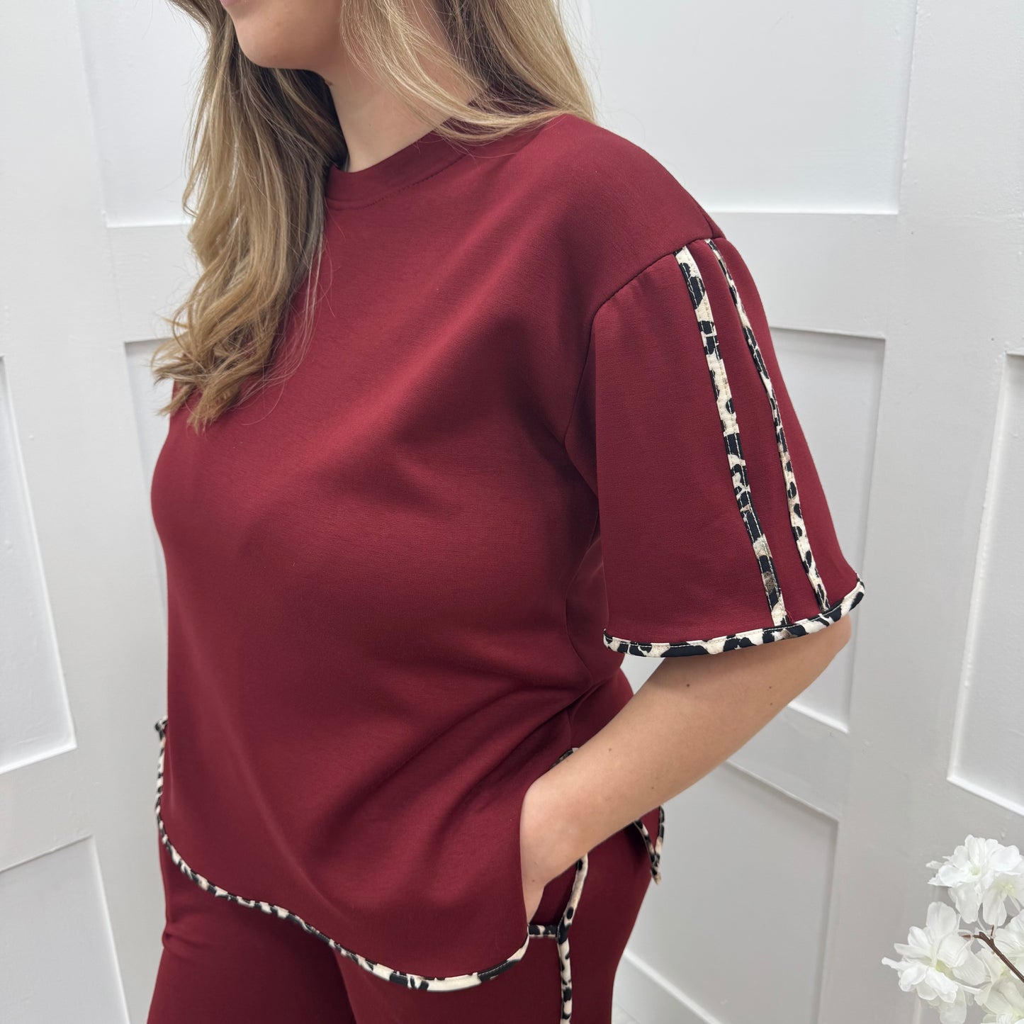Malka: Burgundy leopard print stripe loungewear set. One size: 12-18