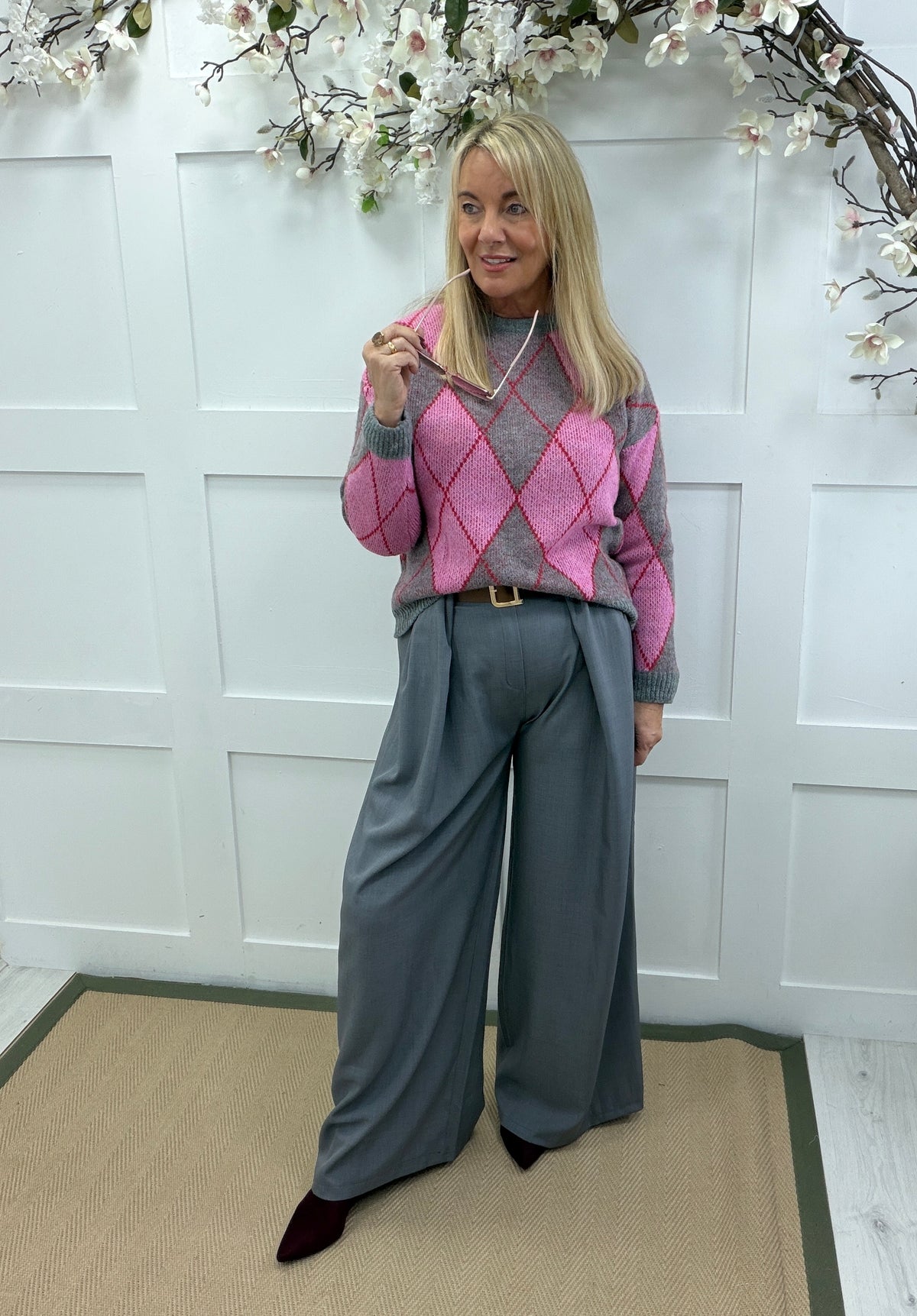 Anita: Grey & pink argyle jumper. One size: 10-16