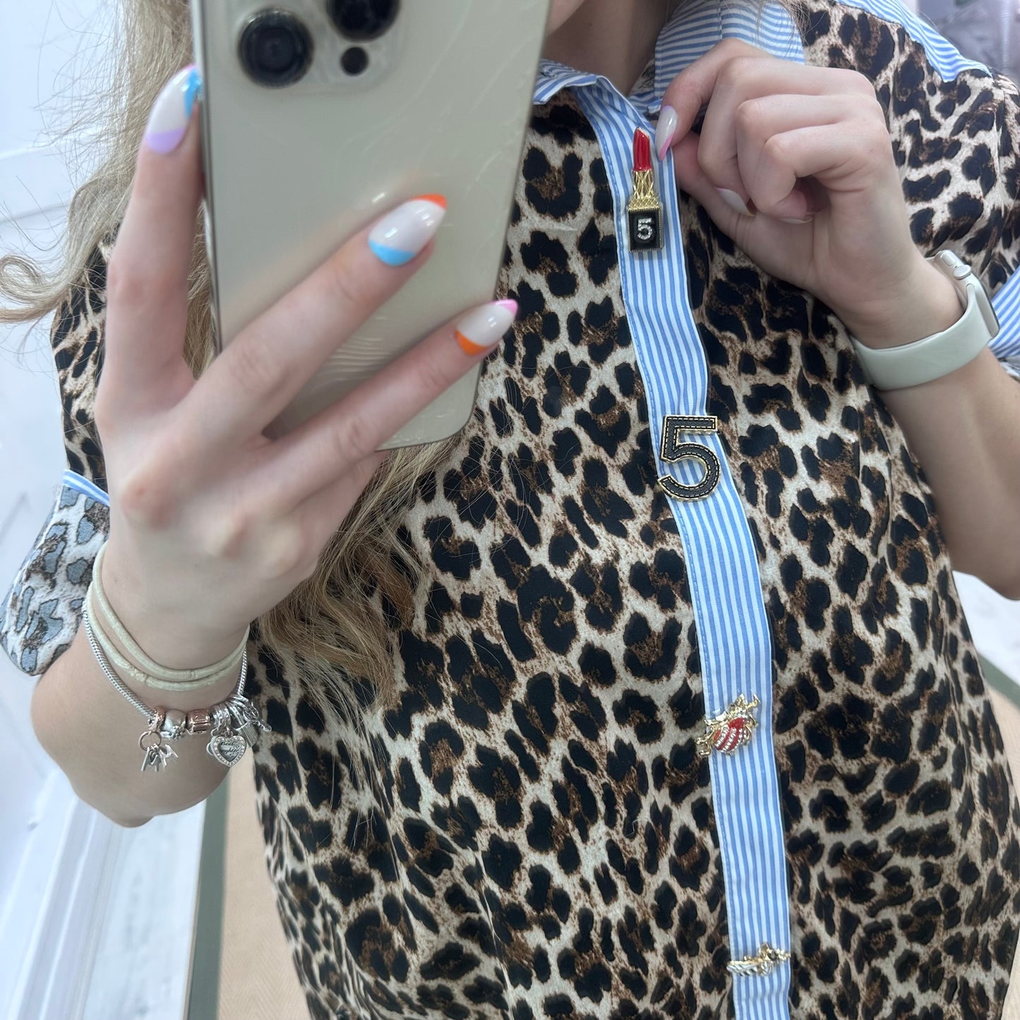 Didi: Leopard print & No 5 brooch shirt. One size: 12-18