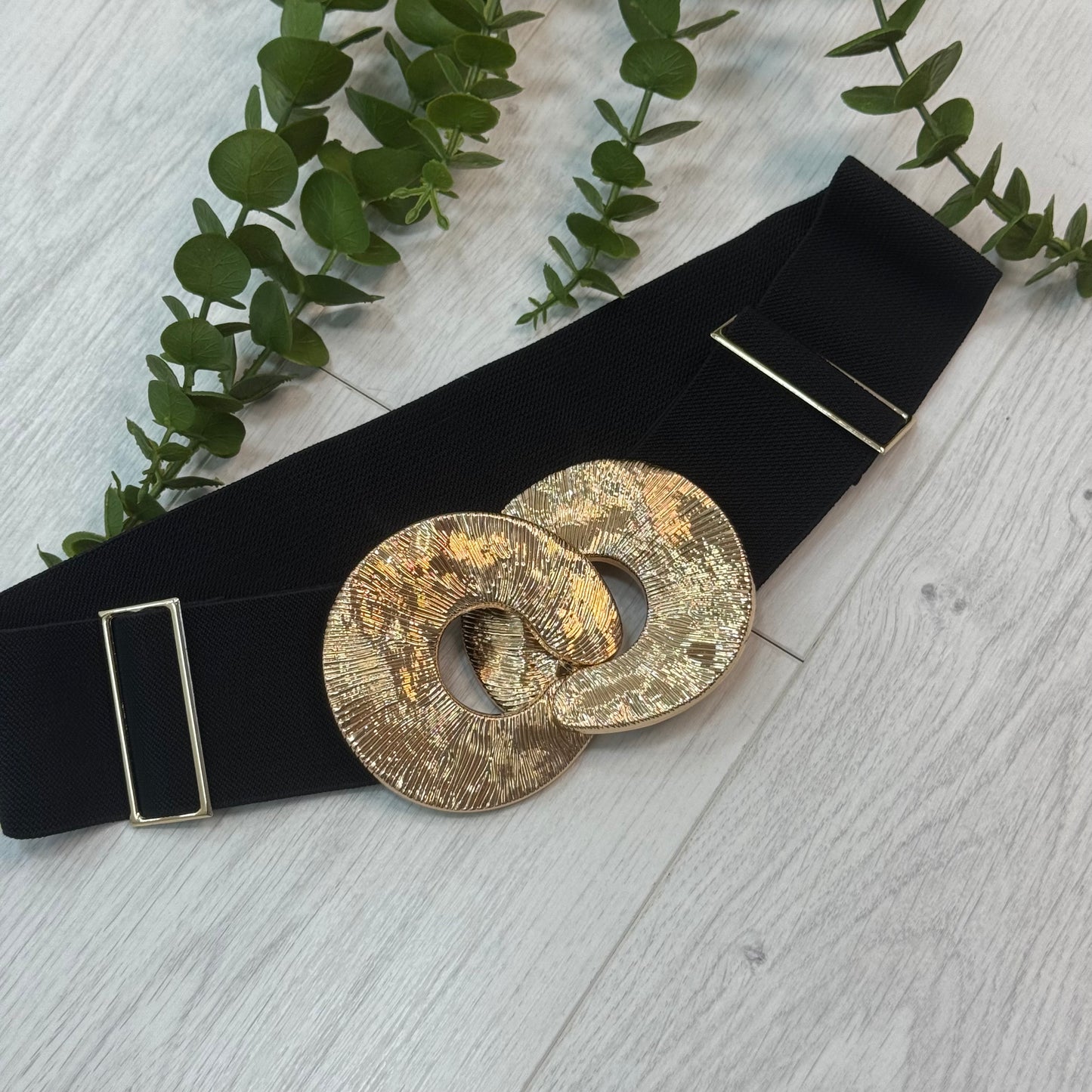 Ellie: Black & gold statementbelt. One size: 8-18