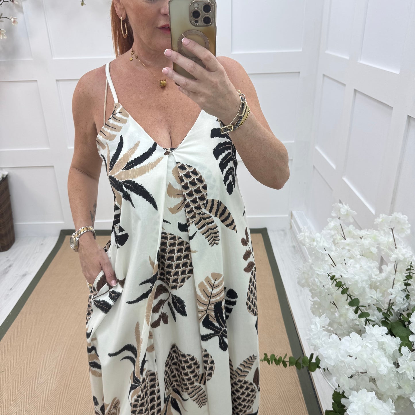 Enya: Cream pineapple print maxi dress. One size: 10-14