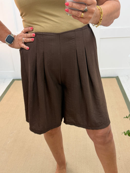 Marley: Stretchy silky wide leg shorts. One size: 12-16